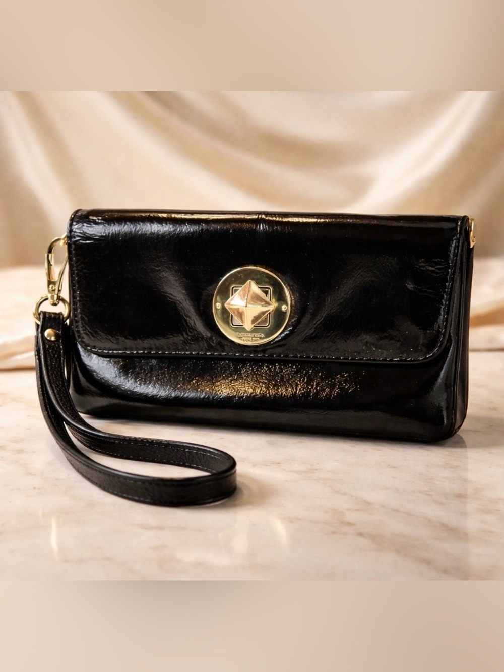Kate Spade Fanfare Missy wristlet with storybook lining EUC